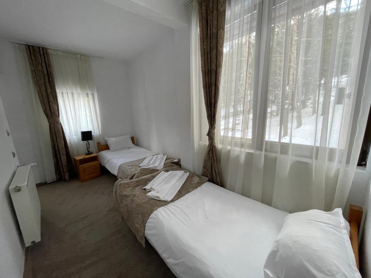 Hotel Merdjan 瑟尔尼察 外观 照片