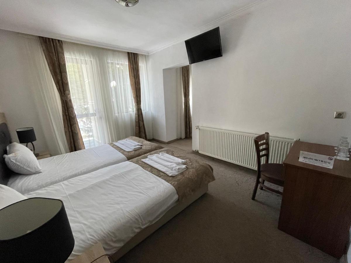 Hotel Merdjan 瑟尔尼察 外观 照片